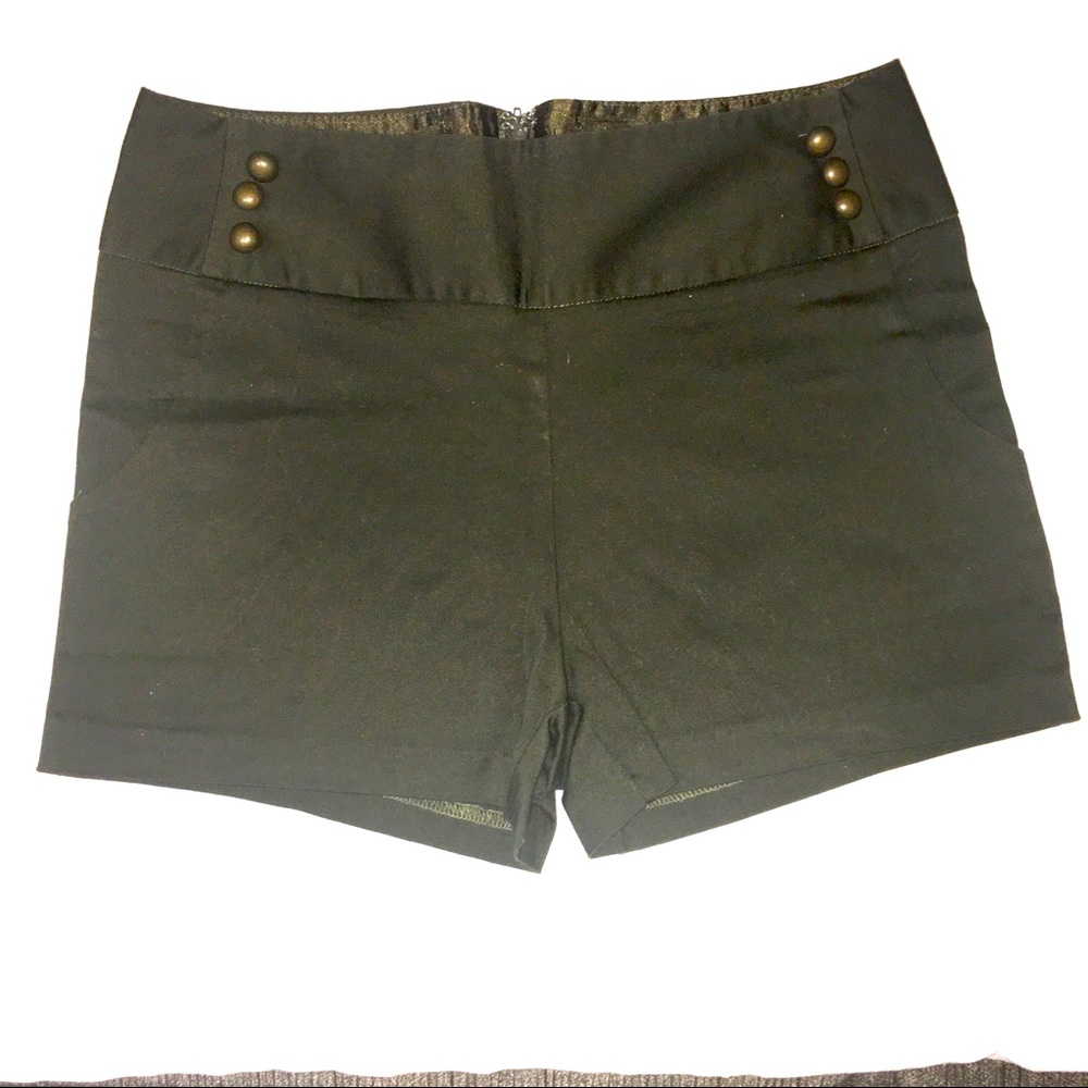 WOMEN’S STOOSH OLIVE GREEN SHORTS NWOT SIZE 7